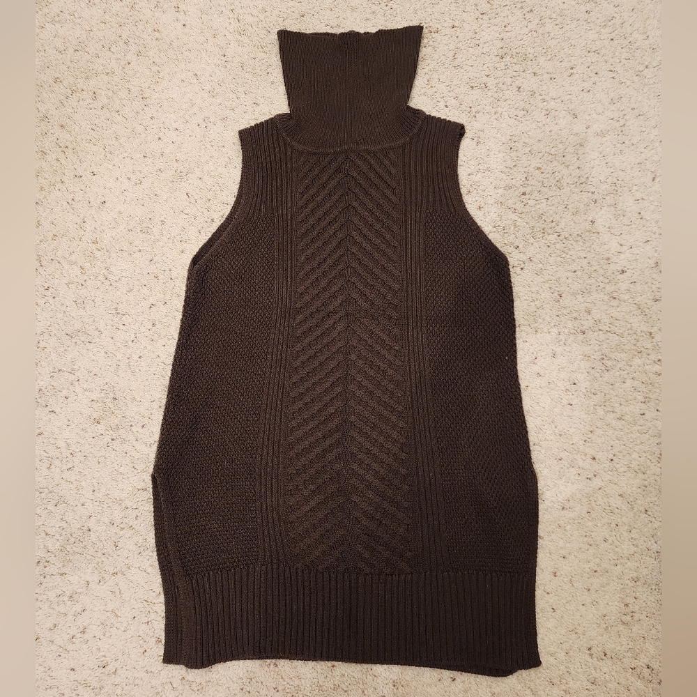 Olive Green Sleeveless Turtleneck Sweater